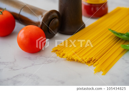 Pasta spaghetti noodles tableware close-up photography material 105434825