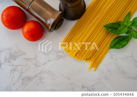 意大利面麵條餐具特寫攝影素材 意大利面麵條餐具特寫攝影素材 105434848