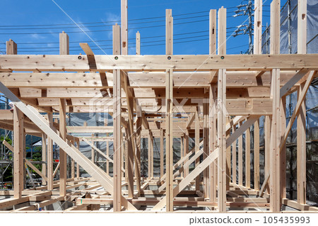 建造中的木結構建築 105435993