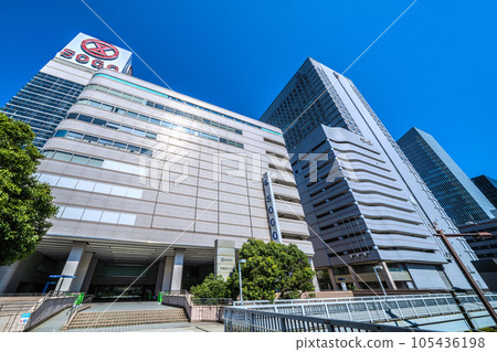 Yokohama Cityscape in Japan Midsummer... Blazing heat, intense heat... Looking at Sogo Yokohama store at the east exit of Yokohama station = July 26 105436198