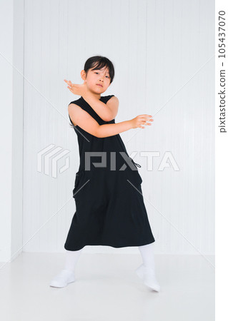 小學女生畫像 105437070