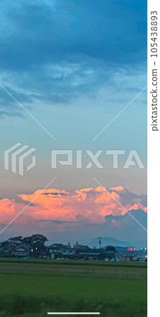 Bright sunset 105438893