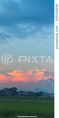 Bright sunset 105438894