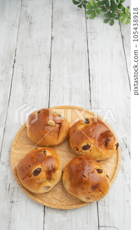 Grape bread/raisin bread image 105438918