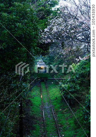 A view of the Choshi Electric Railway train from Moto-Choshi Station 105438930