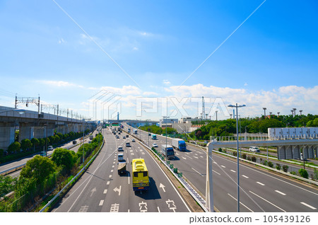 [Tokyo] August: Shuto Expressway Wangan Route with Blue Sky ｟Near Kasai Rinkai Park｠ 105439126