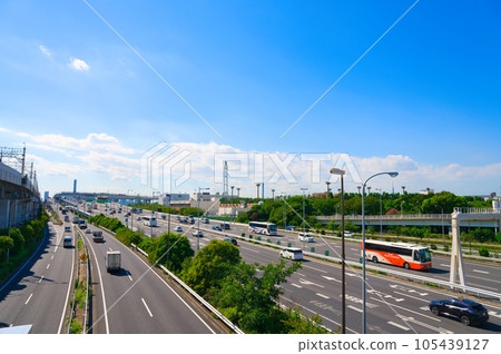 [Tokyo] August: Shuto Expressway Wangan Route with Blue Sky ｟Near Kasai Rinkai Park｠ 105439127