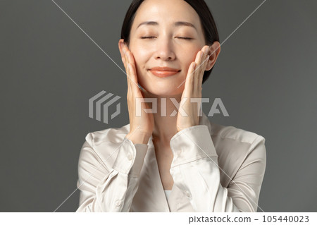 美容中年女性皮膚護理 美容中年女性皮膚護理 105440023