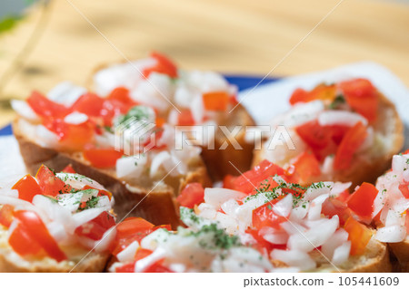 salsa bruschetta salsa bruschetta 105441609
