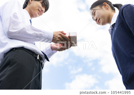 高中學生送禮物 高中學生送禮物 105441995