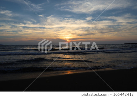 津輕港海濱公園的日落 津輕港海濱公園的日落 105442412