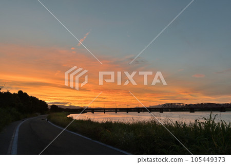 on the riverbed in the morning 105449373