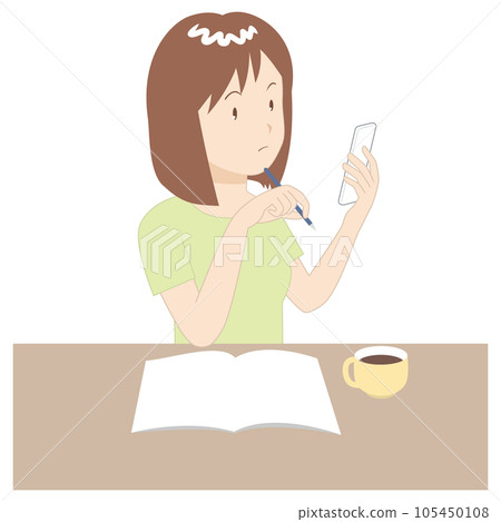 看筆記本和智能手機的女人 看筆記本和智能手機的女人 105450108