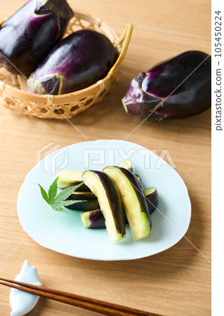 Lightly pickled eggplant from Wakayama 105450224