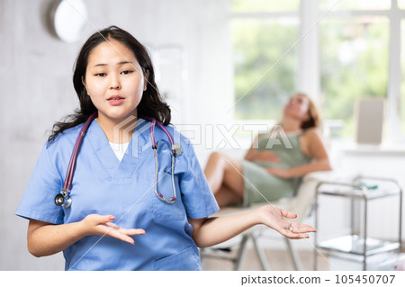 Portrait of young doctor 105450707