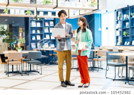 在辦公室工作的年輕工程師人員攝影合作：Credisce（丸善湯堂株式會社） 105452982