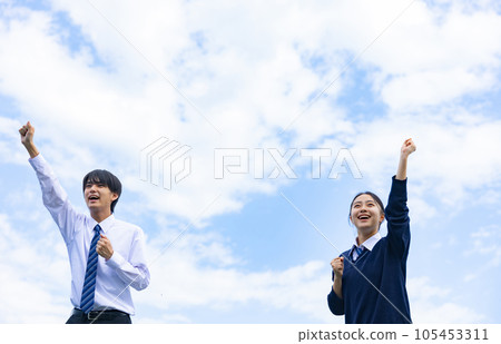 High school boy and girl calling out loud 105453311