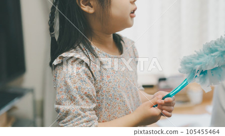 cleanup, younger, girl 105455464