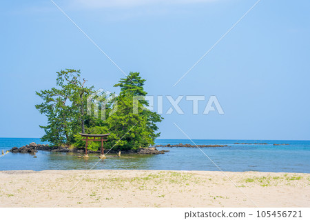 Koiji Beach and Benten Island where the legend of love remains | Noto Town, Ishikawa Prefecture Koiji Beach and Benten Island where the legend of love remains | Noto Town, Ishikawa Prefecture 105456721