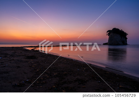 Oku-Noto's sightseeing spot Mitsukejima (also known as Gunkanjima) and sunrise | Suzu City, Ishikawa Prefecture 105456729
