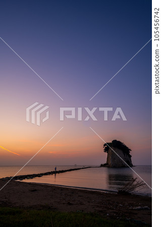 Oku-Noto's sightseeing spot Mitsukejima (also known as Gunkanjima) and sunrise | Suzu City, Ishikawa Prefecture 105456742
