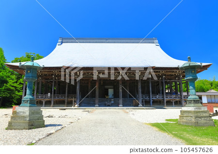 【富山縣】晴朗天氣下的正光寺巨大的正殿（國寶） 105457626