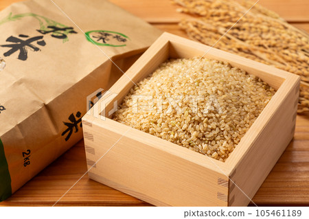 Brown rice Brown rice 105461189