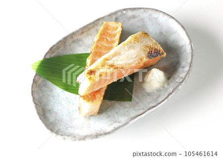 三文魚,三文魚,烤魚,harasu,白色背景,鳥瞰圖 三文魚,三文魚,烤魚,harasu,白色背景,鳥瞰圖 105461614