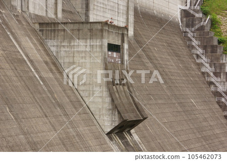 Water discharge valve of Ryumon Dam 105462073