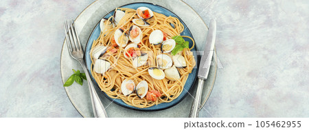 Spaghetti pasta with clams Spaghetti pasta with clams 105462955