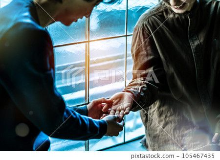 Palmistry Looking at the opponent's palm Fate. Palmistry Looking at the opponent's palm Fate. 105467435