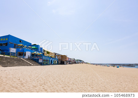 新潟縣仲夏關谷濱海灘 新潟縣仲夏關谷濱海灘 105468973