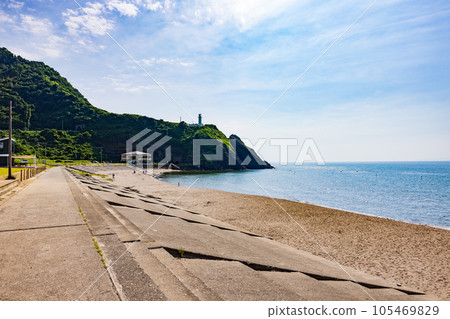 盛夏的新潟縣角田濱海灘 盛夏的新潟縣角田濱海灘 105469829
