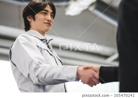 Colleagues, business scene Colleagues, business scene 105470241