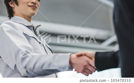 Colleagues, business scene Colleagues, business scene 105470333