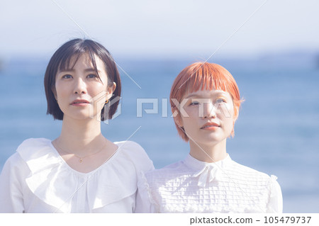 Female pair 2 shots beauty image hairstyle Female pair 2 shots beauty image hairstyle 105479737