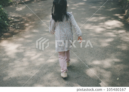 child, kid, younger 105480167
