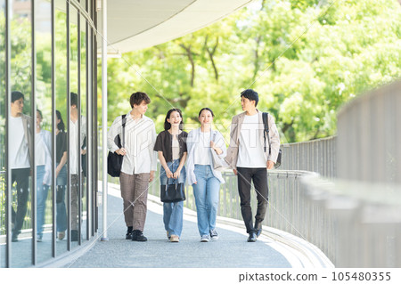 大學生、留學生、校園生活 大學生、留學生、校園生活 105480355