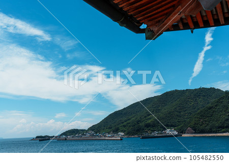 Landscape seen from the sea Landscape seen from the sea 105482550
