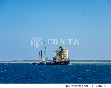 A stranded ship 105482919