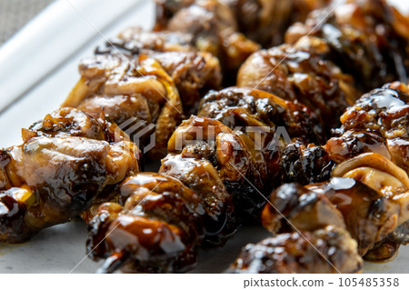 烤鰻魚肝串的特寫。 105485358