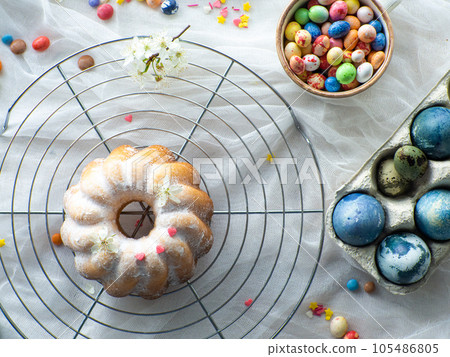 Easter cake decorating Easter cake decorating 105486805