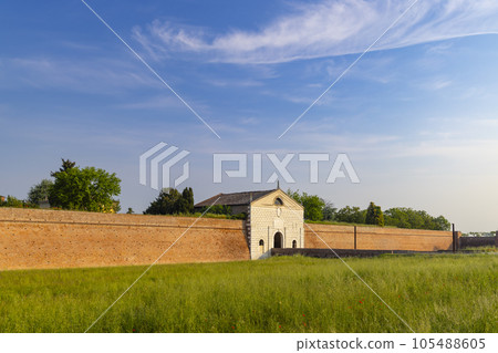 The walls of Sabbioneta, UNESCO World Heritage site, Lombardy, Italy The walls of Sabbioneta, UNESCO World Heritage site, Lombardy, Italy 105488605