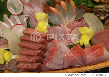 生魚片拼盤 105489017