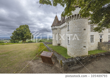 Monbazillac castle (Chateau de Monbazillac) near Bergerac, Dordogne department, Aquitaine, France 105489793