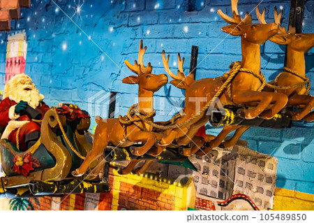 santa santa claus christmas reindeer winter december event santa santa claus christmas reindeer winter december event 105489850