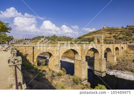 Alcantara bridge (Puente de Alcantara) Roman bridge, Alcantara, Extremadura, Spain Alcantara bridge (Puente de Alcantara) Roman bridge, Alcantara, Extremadura, Spain 105489975