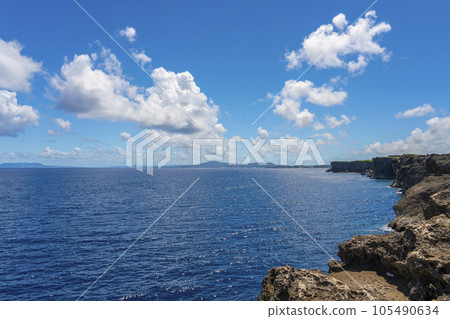 沖繩縣讀谷村，沖繩本島最西端的殘波岬 105490634