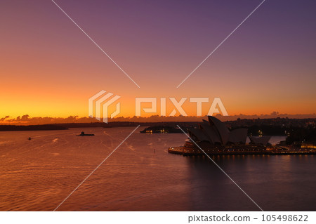 Beautiful sunrise over Sydney Harbor in Australia on a sunny day 105498622