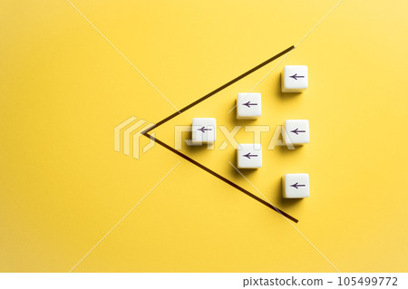 Make a joint effort increasing the chance of success.. Common interest, problem solving. Cooperation and teamwork. Set a course. Leadership skills. Single group. Complete unity and consolidation. 105499772